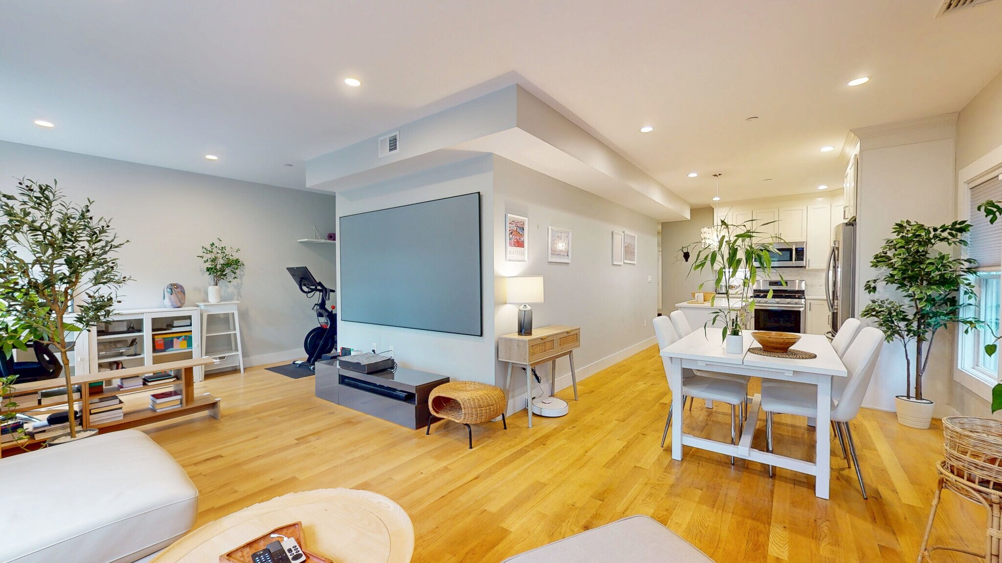 Building Photo - 186 Havre St