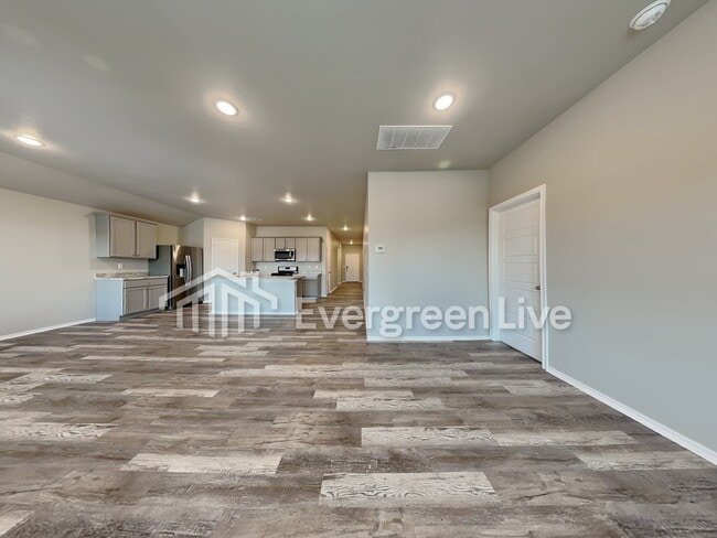 Building Photo - 3500 moraine dr