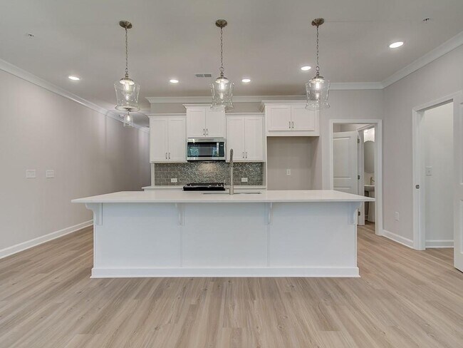 Building Photo - 903 Agate Ln