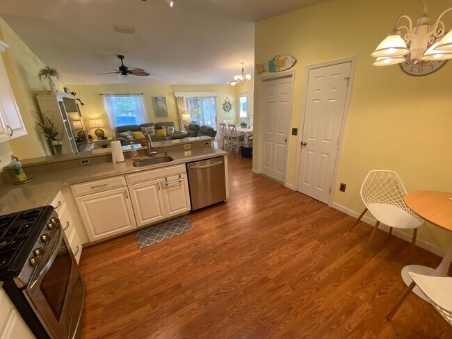 Building Photo - Location, Location, Location - ANNUAL LEASE in the Village of Belvedere