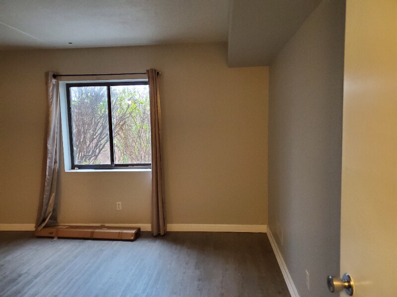 Building Photo - 1263 Lost Nation Rd