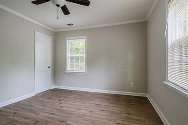 Building Photo - Charming 2-Bedroom Home in Memphis - Cozy ...