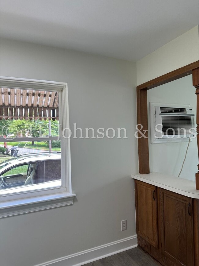 Building Photo - Charming 2-Bedroom Corner Lot Home with Ne...
