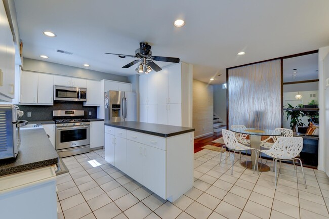 Building Photo - 326 Sea Isle Key