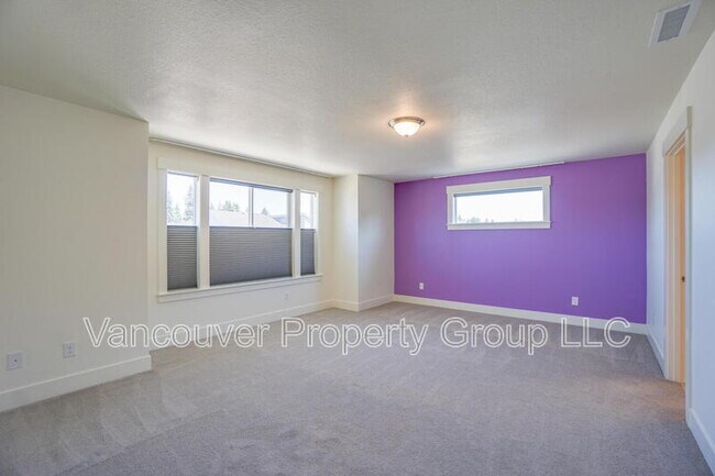 Building Photo - 12513 NE 102nd Way