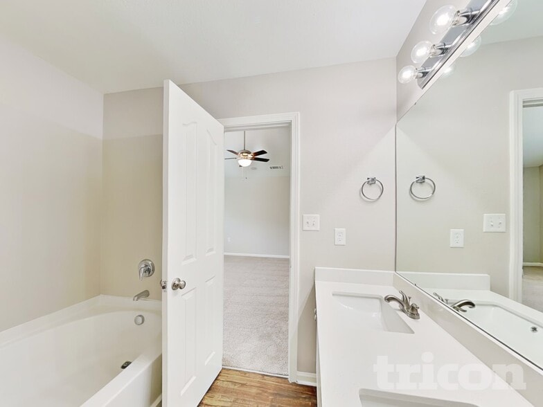 Building Photo - 5251 Grays Ridge Dr