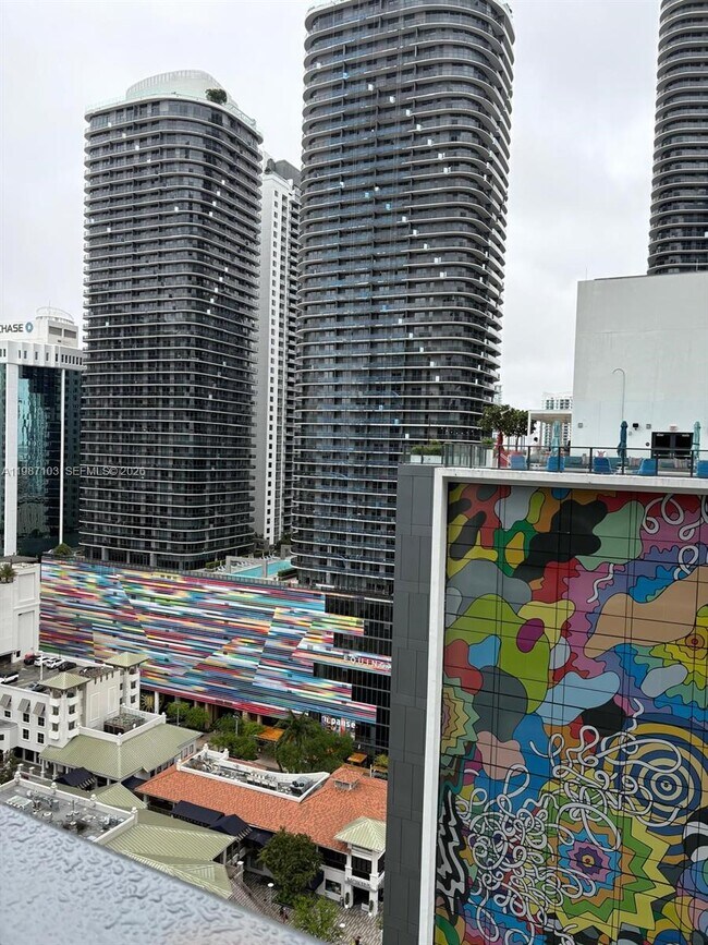Building Photo - 1000 Brickell Plaza