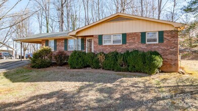 Building Photo - 255 Holly Hill Dr