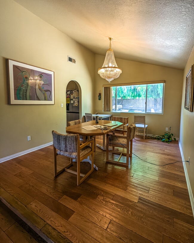 Dinning Area - 18054 Tulsa St