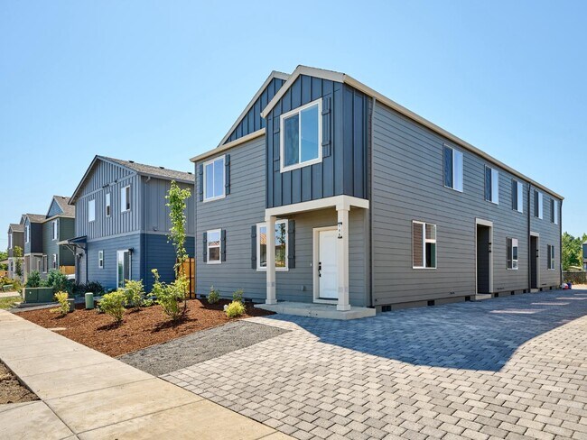 Building Photo - 160 28th Ave SE