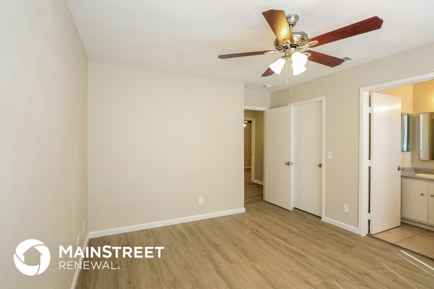 Building Photo - 5324 N Padero Dr