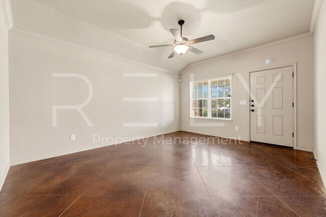 Building Photo - PM1-TEMP603 W Karey Dr