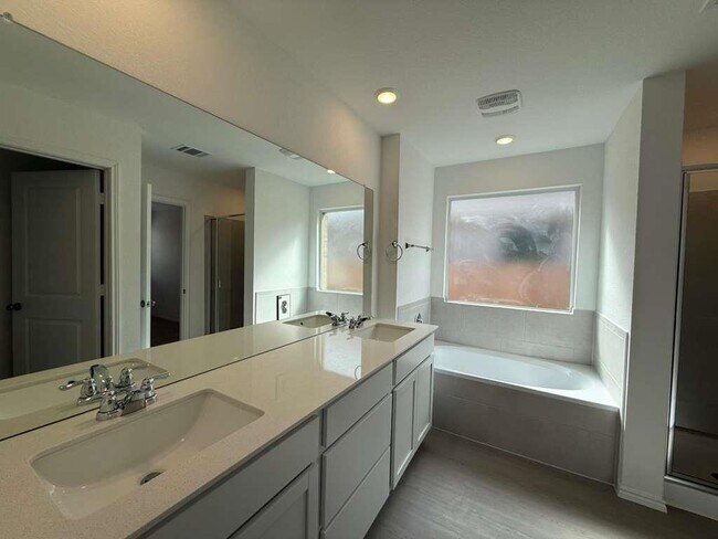 Building Photo - 223 Camargue Dr