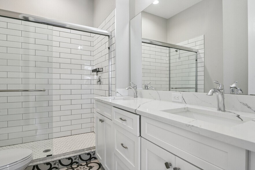 Building Photo - 1410 E Curtis St