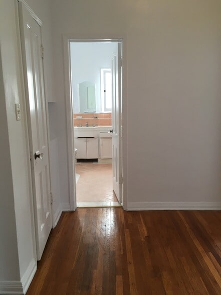 Building Photo - 442 N Spaulding Ave