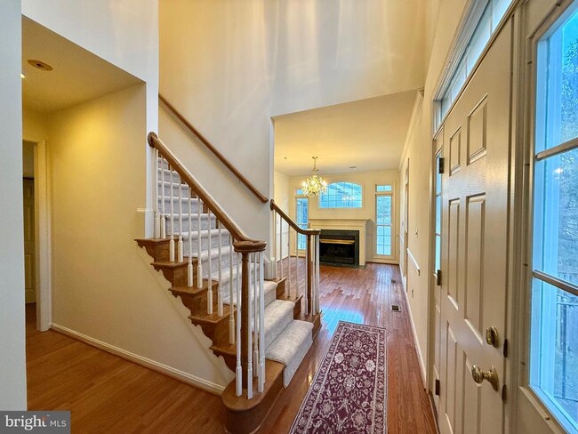 Building Photo - 552 Winding Rose Dr