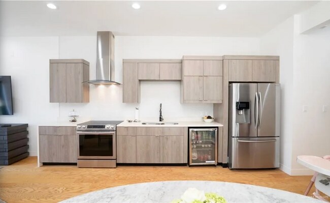 Building Photo - Stylish 2-Story Home in Gated Community with Pool!