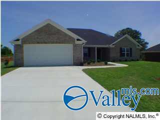 Primary Photo - 211 Forrest Oak Ln