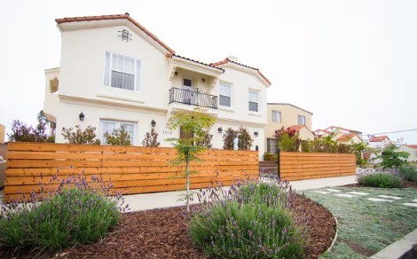 Building Photo - 3013 Somerset Dr