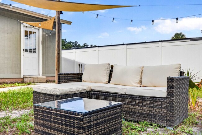Building Photo - 6515 Yosemite Dr