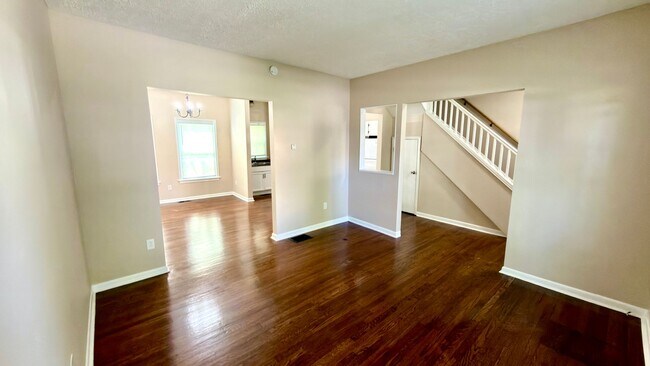 Building Photo - 451 Averill Ave