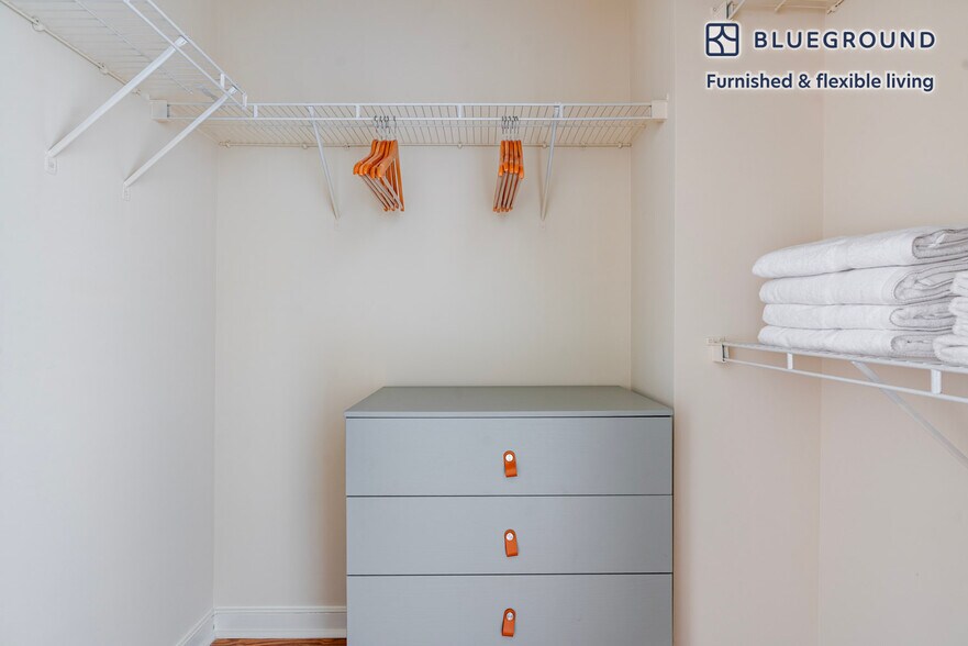 Building Photo - 2400 M St NW