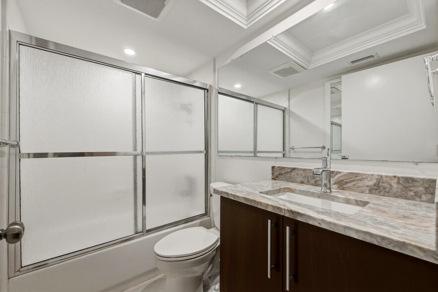 Second Bathroom - 2650 Pearce Dr