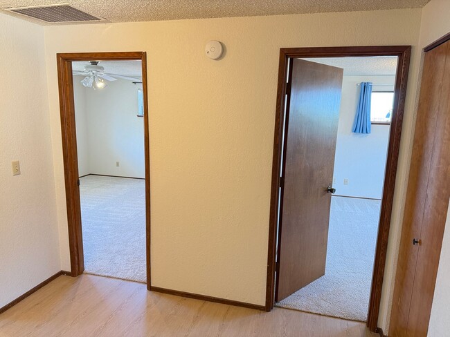 Building Photo - Well-kept house in desirable Thurston neighborhood!