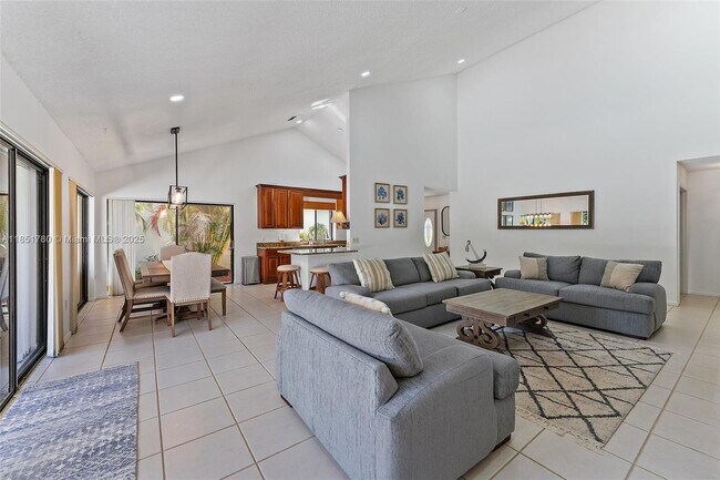 Building Photo - 101 Sand Pine Dr