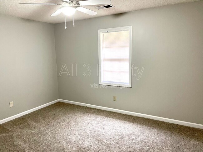 Building Photo - 120 Pye Ct