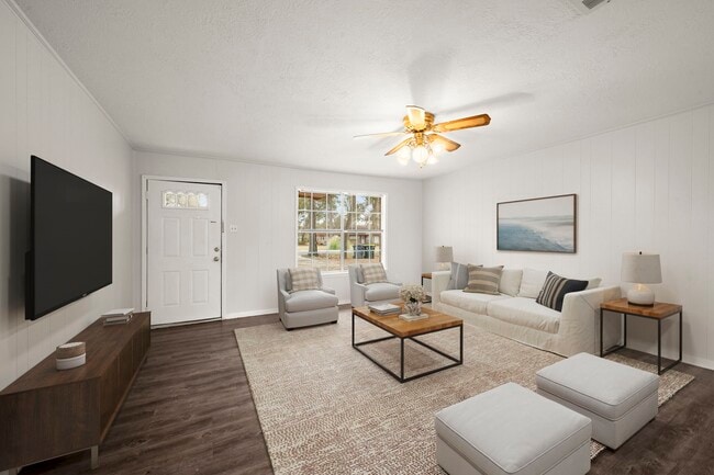 Building Photo - 3699 Piney Point Rd