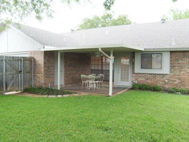 Building Photo - Great N Plano Home!