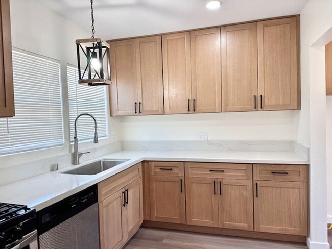 Building Photo - Fully Renovated 3 Bedroom Home