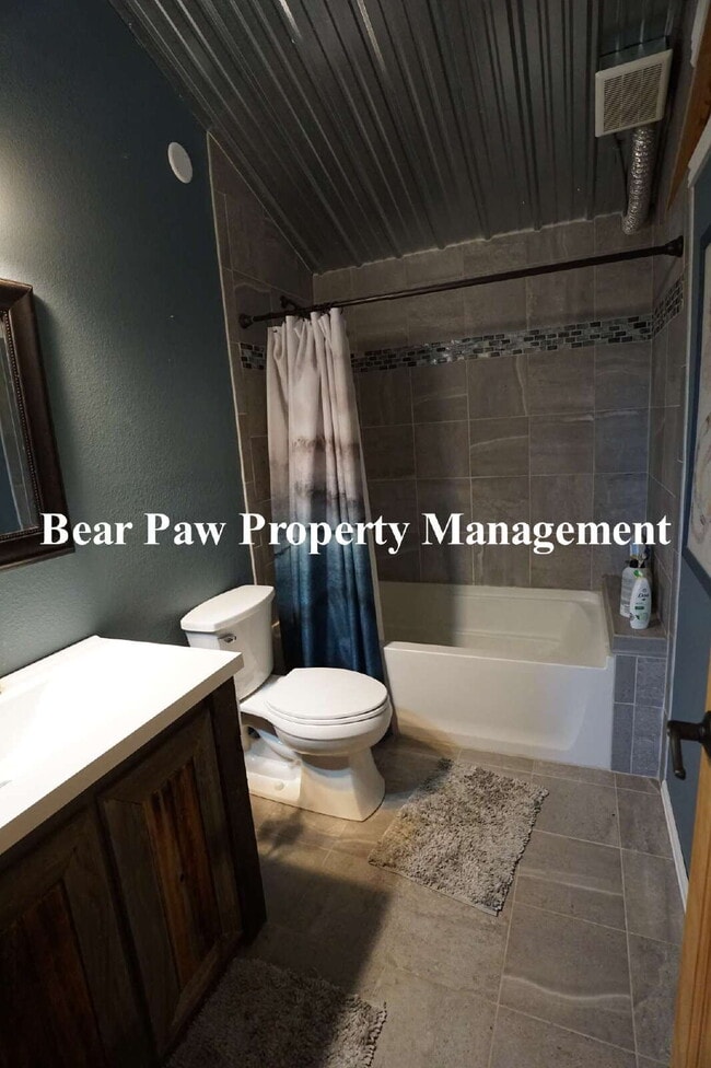 Building Photo - Great Views from High Atop Floyd Hill  in ...