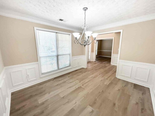 Building Photo - 6090 Farmwood Way SE