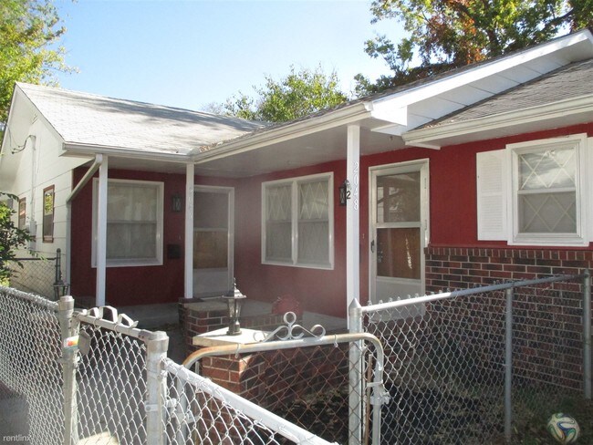 Primary Photo - 2 br, 1 bath Duplex - 2046 S Gold St 2046 ...