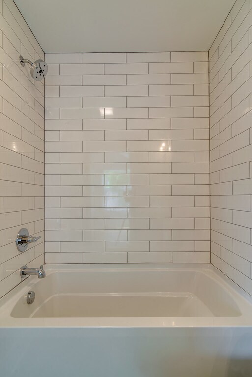 Building Photo - East Nashville Townhome Available Now!