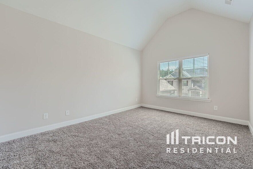 Building Photo - 132 Tumble Run
