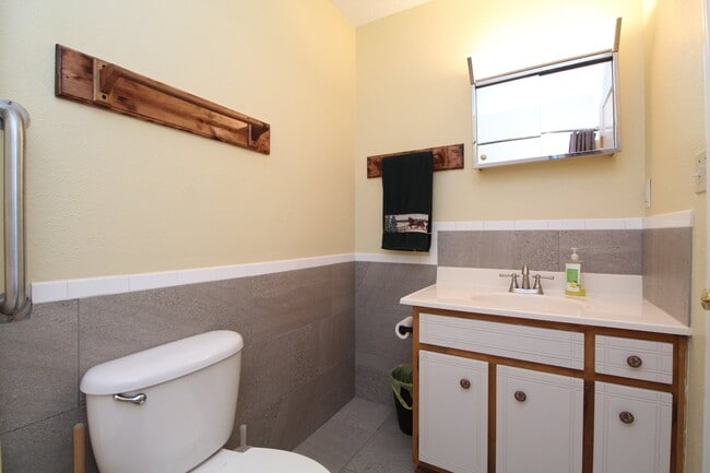 Building Photo - Milton Home with Modern Kitchen, Open Livi...