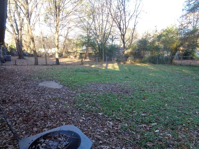 Building Photo - 5164 Woody Dr