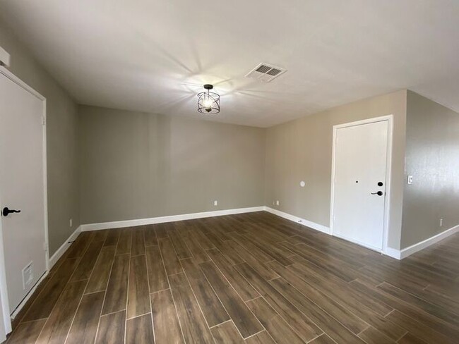 Building Photo - Beautiful, updated home in Chandler!