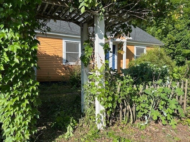 Building Photo - 41 Harwood Ave