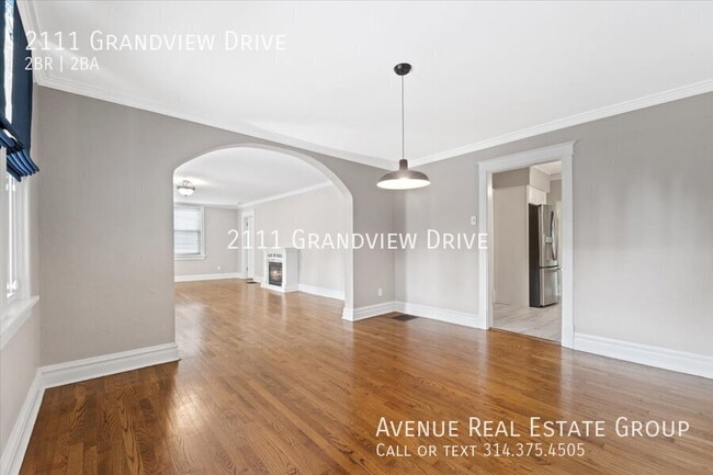 Building Photo - 2111 Grandview Dr