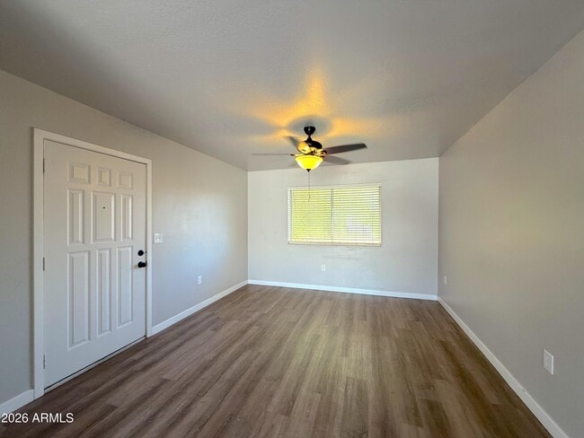 Building Photo - 2013 N Hunt Cir