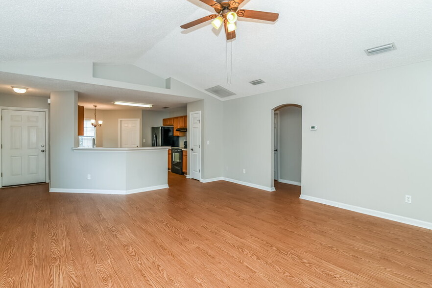 Building Photo - 3111 Wavering Ln