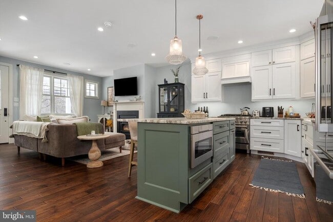 Building Photo - 3741 River Rd