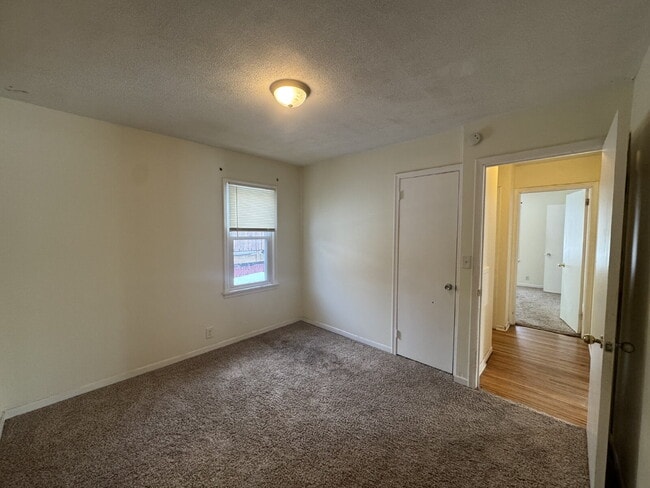 Building Photo - "Charming 3-Bed Haven with Hardwood Floors & Cozy Fireplace in St. Louis Park!"