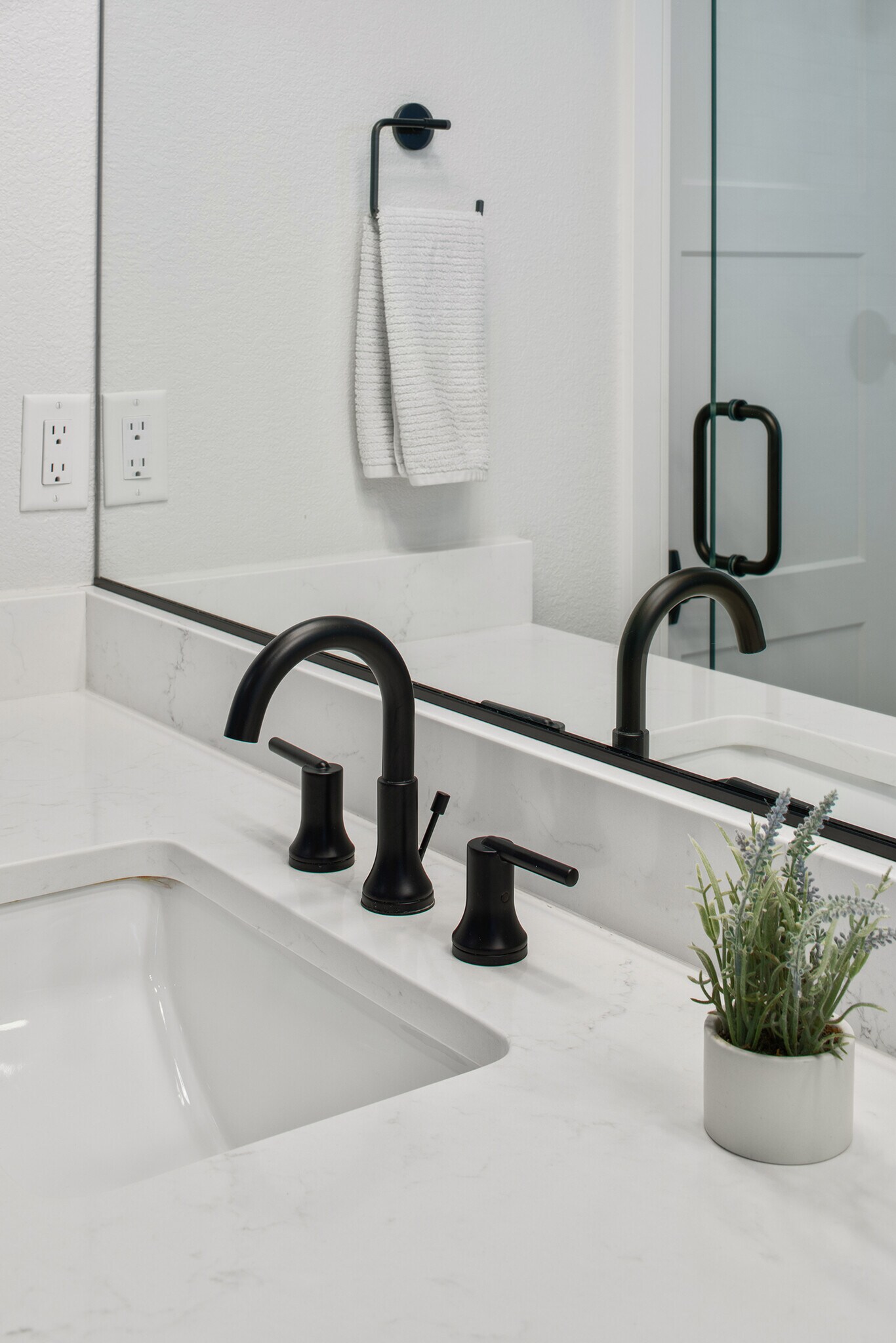 Building Photo - 25 S Washington St