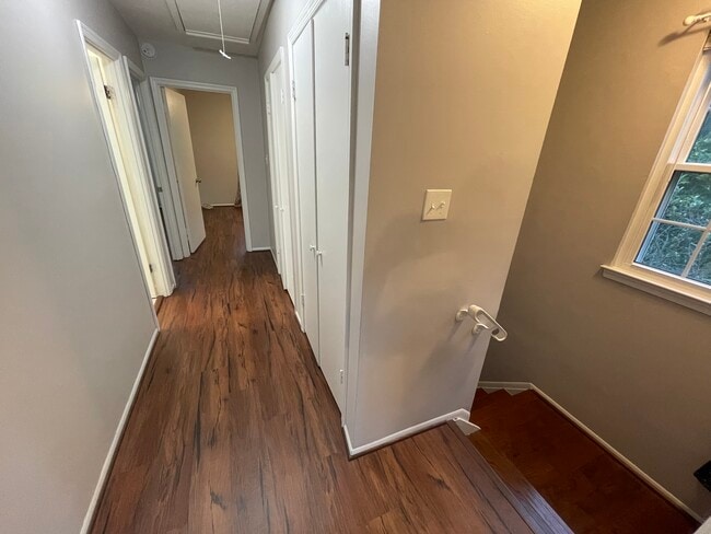 Building Photo - 15039 Cherrywood Dr