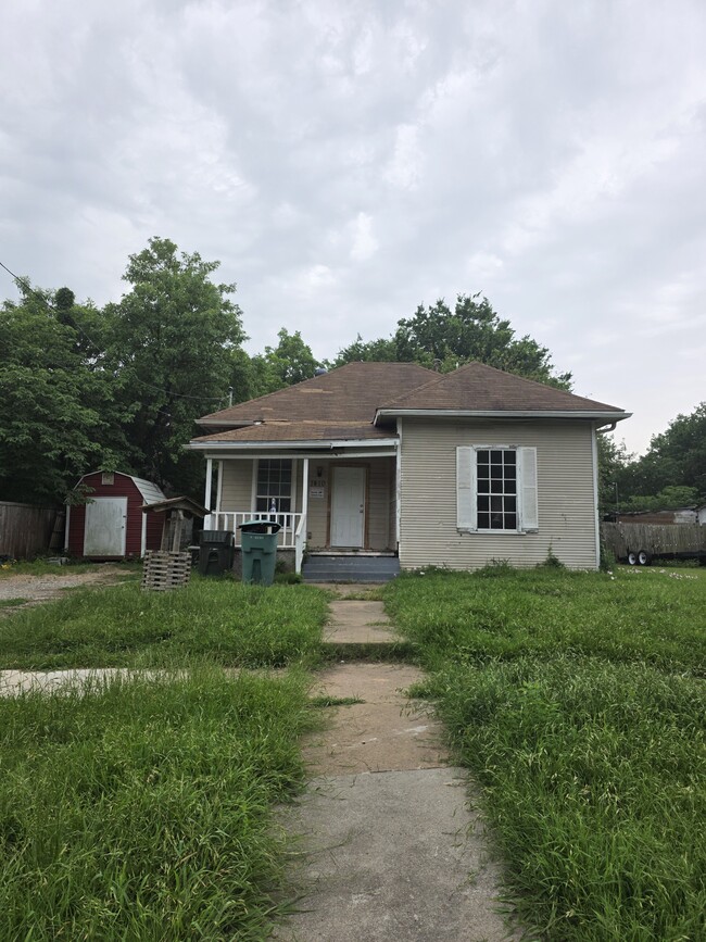 Building Photo - 1410 E Chaffin St